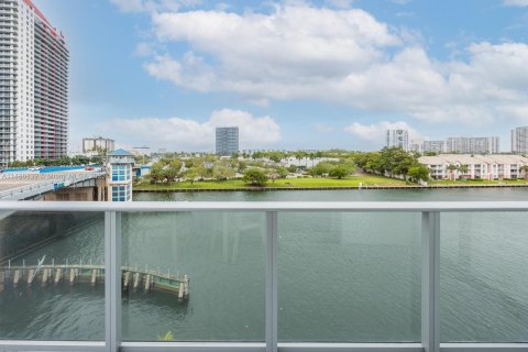 Copropriété à louer à Hollywood, Floride: 3 chambres, 125.6 m2 № 841187 - photo 29