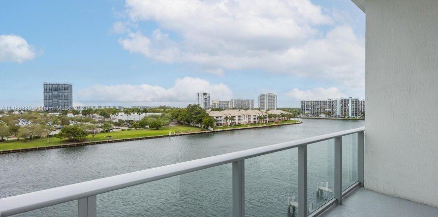 Condo in Hollywood, Florida, 3 bedrooms  № 841187