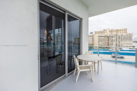 Condominio en alquiler en Hollywood, Florida, 3 dormitorios, 125.6 m2 № 841187 - foto 27