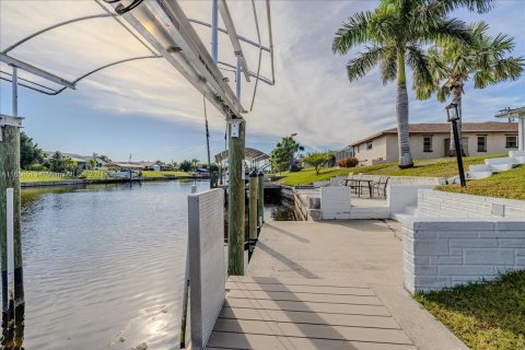 Villa ou maison à vendre à Cape Coral, Floride: 3 chambres № 1360676 - photo 14