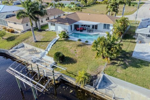 Villa ou maison à vendre à Cape Coral, Floride: 3 chambres № 1360676 - photo 8