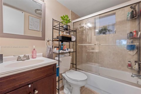 Condo in Davie, Florida, 1 bedroom  № 1360684 - photo 16