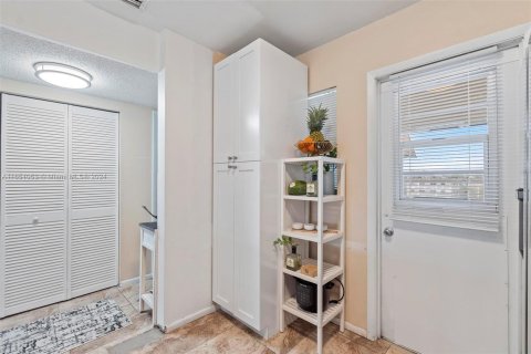 Copropriété à vendre à Davie, Floride: 1 chambre, 68.84 m2 № 1360684 - photo 6