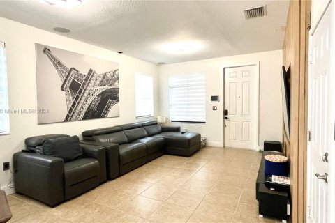 Townhouse in Homestead, Florida 3 bedrooms, 147.9 sq.m. № 1332146 - photo 5