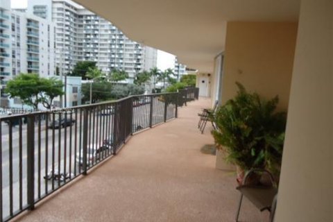 Copropriété à vendre à Miami Beach, Floride: 1 chambre, 63.17 m2 № 1332142 - photo 2