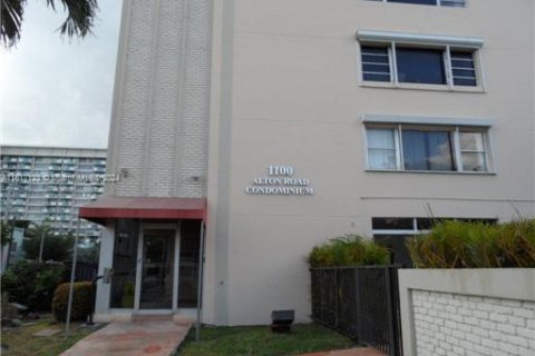 Condominio en venta en Miami Beach, Florida, 1 dormitorio, 63.17 m2 № 1332142 - foto 1