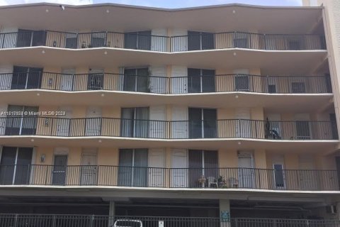 Condominio en venta en Miami Beach, Florida, 1 dormitorio, 63.17 m2 № 1332142 - foto 16