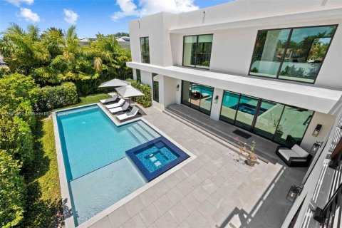 Casa en venta en Miami Beach, Florida, 4 dormitorios, 316.8 m2 № 873466 - foto 27