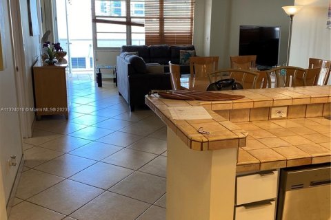 Copropriété à louer à Hollywood, Floride: 2 chambres, 78.69 m2 № 203711 - photo 20