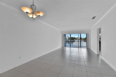 Condo in Fort Lauderdale, Florida, 2 bedrooms  № 965824 - photo 22