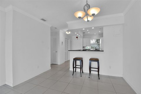 Condo in Fort Lauderdale, Florida, 2 bedrooms  № 965824 - photo 14