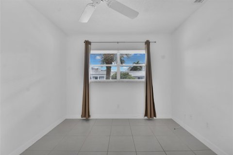 Condo in Fort Lauderdale, Florida, 2 bedrooms  № 965824 - photo 2