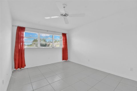 Condo in Fort Lauderdale, Florida, 2 bedrooms  № 965824 - photo 27