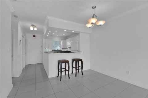 Condo in Fort Lauderdale, Florida, 2 bedrooms  № 965824 - photo 13