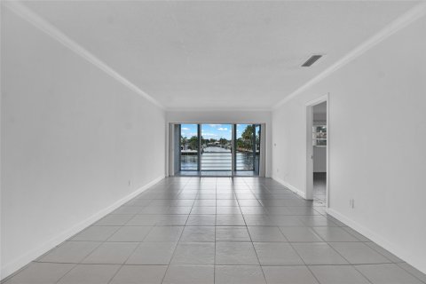 Condo in Fort Lauderdale, Florida, 2 bedrooms  № 965824 - photo 21