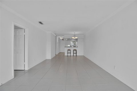 Condo in Fort Lauderdale, Florida, 2 bedrooms  № 965824 - photo 17