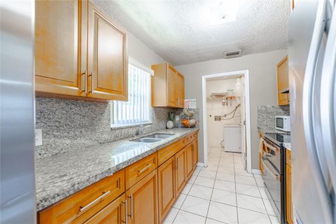 Casa en venta en Delray Beach, Florida, 4 dormitorios, 136.75 m2 № 1159959 - foto 11