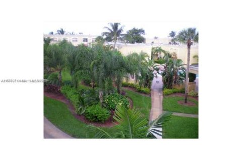 Copropriété à vendre à Hialeah, Floride: 2 chambres, 135.45 m2 № 1381714 - photo 18