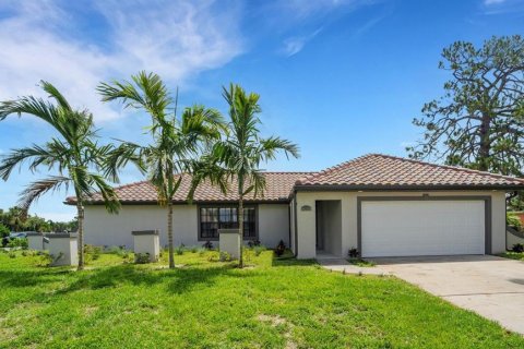 Villa ou maison à vendre à North Port, Floride: 3 chambres, 141.21 m2 № 1258870 - photo 1