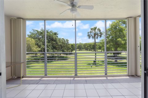 Copropriété à vendre à Pompano Beach, Floride: 3 chambres, 181.53 m2 № 1174506 - photo 1