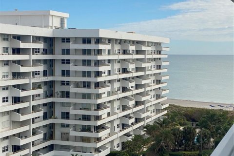 Condominio en alquiler en Key Biscayne, Florida, 2 dormitorios, 117.06 m2 № 929464 - foto 13