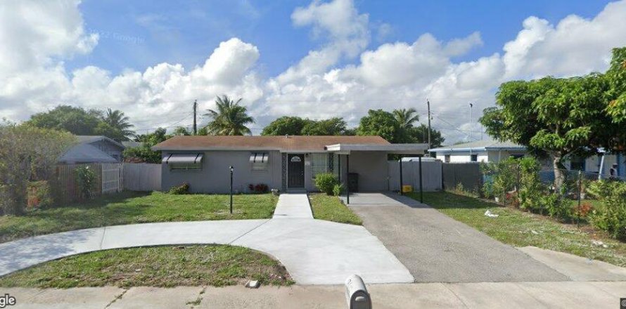 House in Delray Beach, Florida 4 bedrooms, 108.7 sq.m. № 1227603