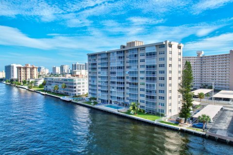 Condominio en venta en Pompano Beach, Florida, 2 dormitorios, 111.48 m2 № 1228731 - foto 19