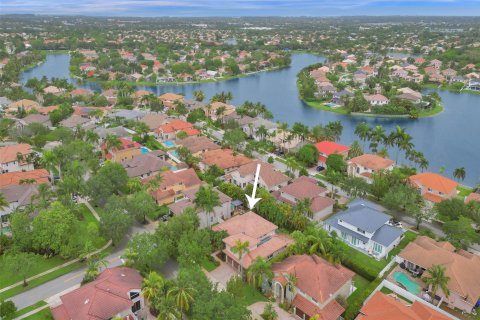 Casa en venta en Pembroke Pines, Florida, 5 dormitorios, 363.53 m2 № 1227606 - foto 3