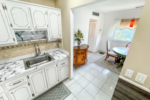 Condo in Delray Beach, Florida, 1 bedroom  № 1227602 - photo 12