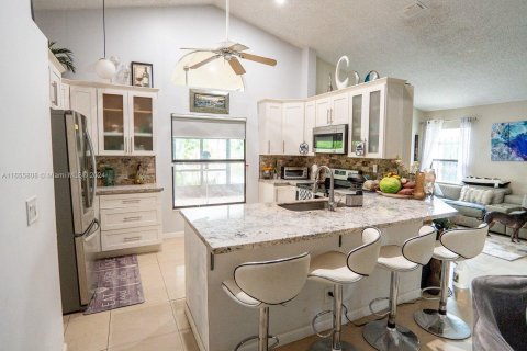 Casa en alquiler en North Lauderdale, Florida, 3 dormitorios, 136.57 m2 № 1355194 - foto 4