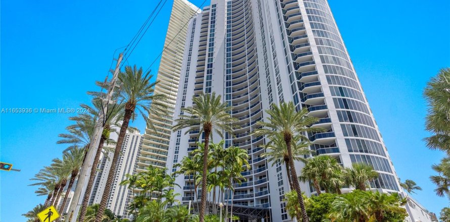 Condo à Sunny Isles Beach, Floride, 2 chambres  № 1355152