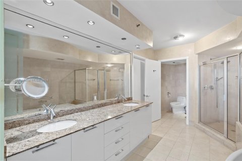 Copropriété à vendre à Sunny Isles Beach, Floride: 2 chambres, 176.79 m2 № 1355152 - photo 19