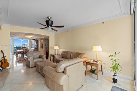 Condominio en venta en Sunny Isles Beach, Florida, 2 dormitorios, 176.79 m2 № 1355152 - foto 22