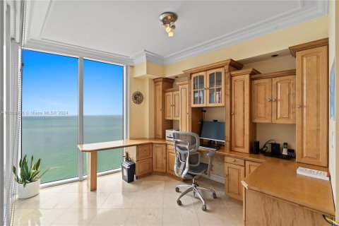 Condominio en venta en Sunny Isles Beach, Florida, 2 dormitorios, 176.79 m2 № 1355152 - foto 24