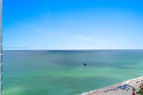 Condominio en venta en Sunny Isles Beach, Florida, 2 dormitorios, 176.79 m2 № 1355152 - foto 13