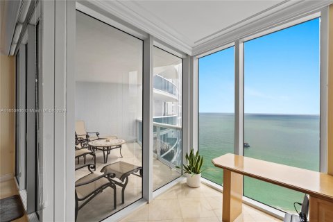 Copropriété à vendre à Sunny Isles Beach, Floride: 2 chambres, 176.79 m2 № 1355152 - photo 12