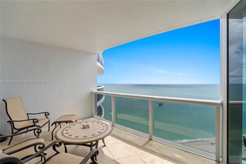 Condominio en venta en Sunny Isles Beach, Florida, 2 dormitorios, 176.79 m2 № 1355152 - foto 27