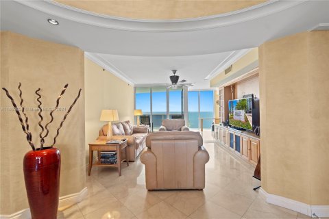 Condominio en venta en Sunny Isles Beach, Florida, 2 dormitorios, 176.79 m2 № 1355152 - foto 14