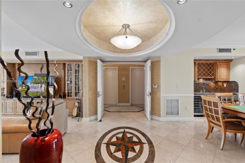 Copropriété à vendre à Sunny Isles Beach, Floride: 2 chambres, 176.79 m2 № 1355152 - photo 10