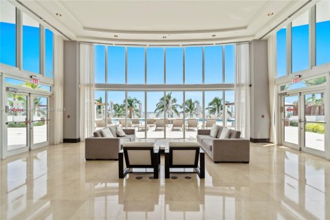 Copropriété à vendre à Sunny Isles Beach, Floride: 2 chambres, 176.79 m2 № 1355152 - photo 3