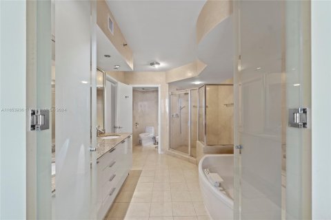 Copropriété à vendre à Sunny Isles Beach, Floride: 2 chambres, 176.79 m2 № 1355152 - photo 18