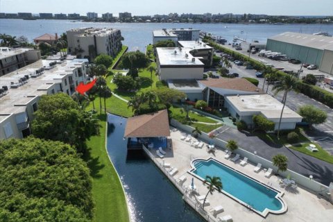 Condominio en venta en Lantana, Florida, 2 dormitorios, 95.22 m2 № 996124 - foto 9