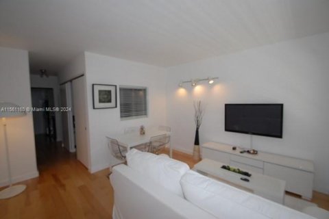 Condominio en venta en Miami Beach, Florida № 1095614 - foto 2