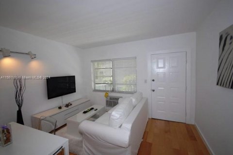 Condominio en venta en Miami Beach, Florida № 1095614 - foto 1