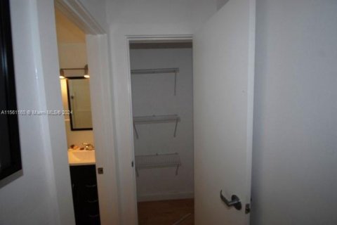 Condominio en venta en Miami Beach, Florida № 1095614 - foto 11