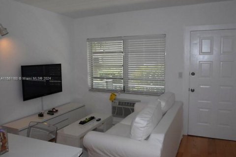 Condominio en venta en Miami Beach, Florida № 1095614 - foto 12