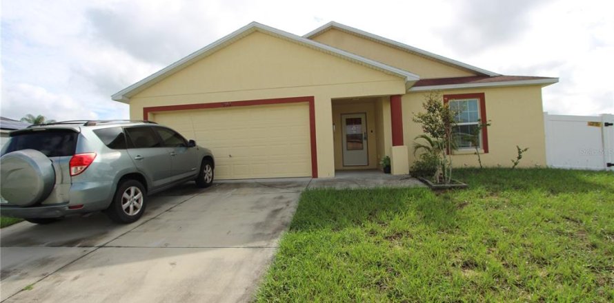 House in Davenport, Florida 3 bedrooms, 125.33 sq.m. № 1359492