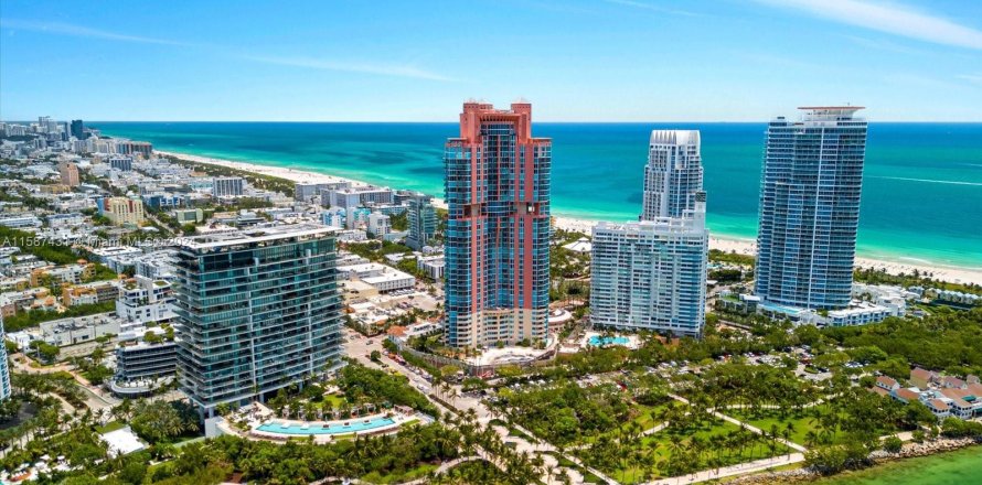 Condo in Miami Beach, Florida, 3 bedrooms  № 1185948