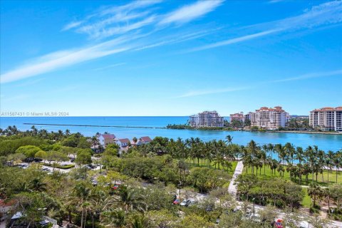 Condo in Miami Beach, Florida, 3 bedrooms  № 1185948 - photo 24