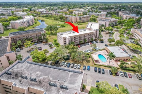 Copropriété à vendre à Sunrise, Floride: 2 chambres, 131.74 m2 № 1132648 - photo 3